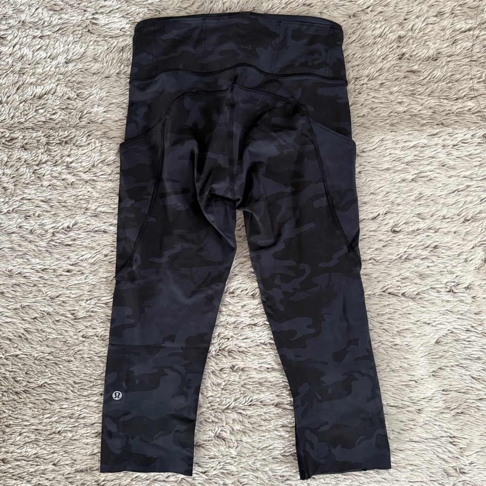 Lululemon Fast and Free Crop 19" Size 6 Incognito Camo Multi Grey - Picture 2 of 3